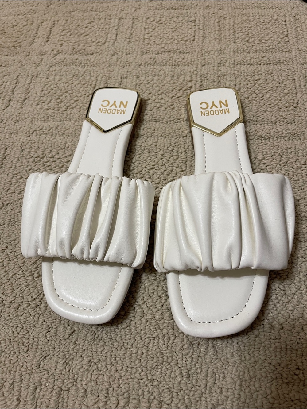 Madden NYC sandals size 8 NWOT
